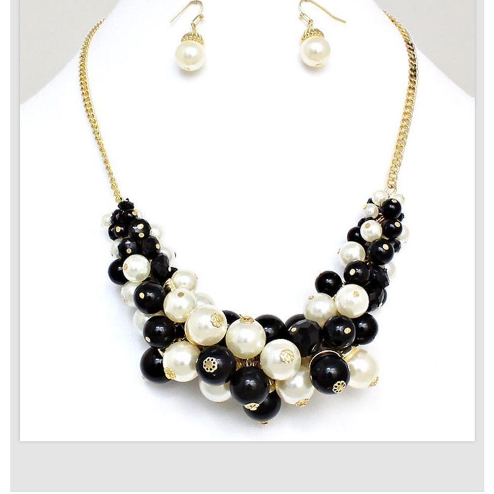 Pearl Crystal Necklace Earrings Set Clustered Black Cream Women